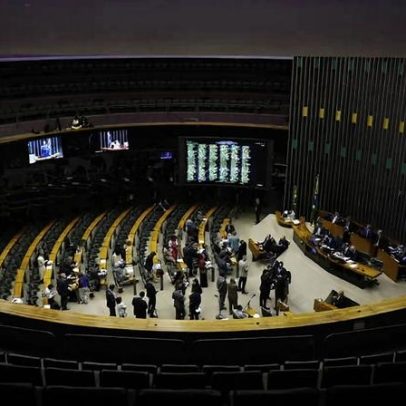 Comissão da Câmara aprova propostas de redução da maioridade penal