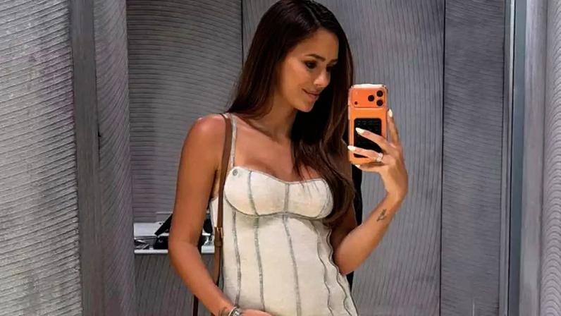 Grávida da terceira filha, Bruna Biancardi exibe barriga de gravidez e indica nome da bebê, irmã de Mavie e Mel: 'Minha e amada' - depois, famosa apagou a legenda.