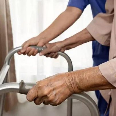 Jejum intermitente após 60 pode elevar risco de sarcopenia, alerta pesquisa