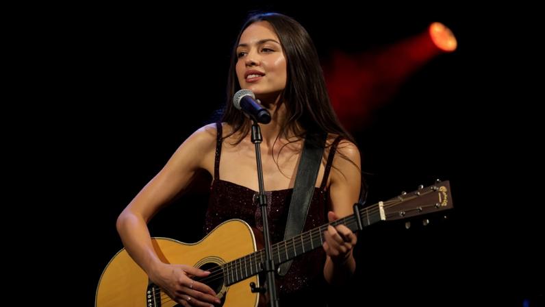 Olivia Rodrigo em Los Angeles, Califórnia, em novembro