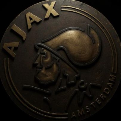 Ajax avança na contratação de lateral brasileiro