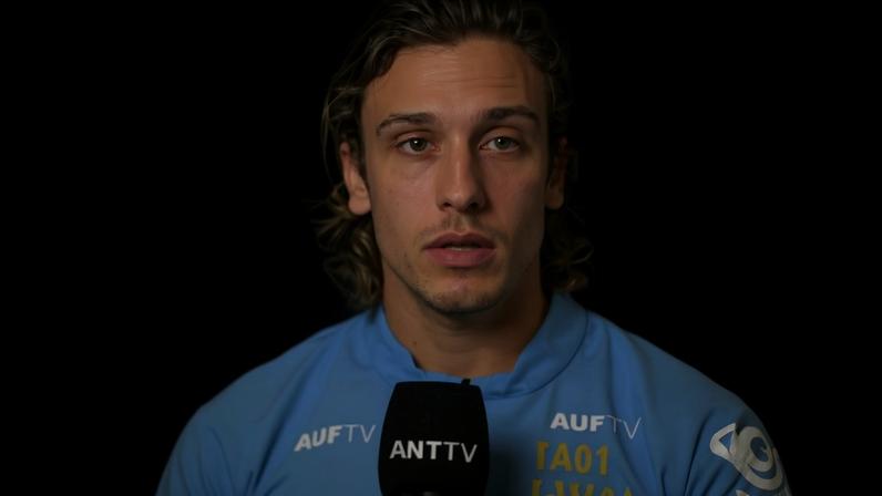 Canobbio comemora seu gol por Uruguai, seu primeiro em Copas do Mundo –