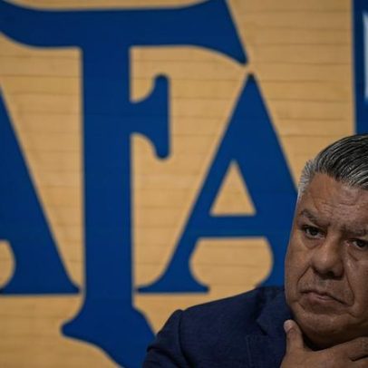 Chefe do futebol argentino confronta Milei às vésperas da Copa do Mundo