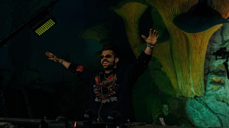 DJ Alok, que se apresenta no festival Tomorrowland em 2027