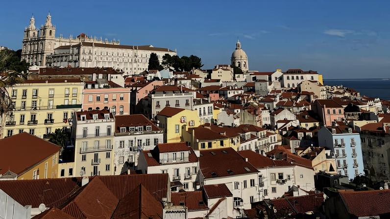 Miradouro na região de Alfama, em Lisboa