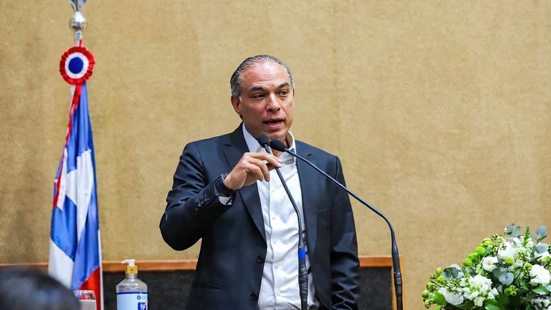 Augusto Lima durante sessão da Assembleia Legislativa da Bahia