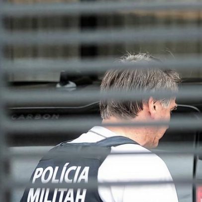 Bolsonaro presta depoimento sobre arma que pode manter prisão domiciliar