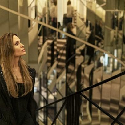 Angelina Jolie diz se preparar para deixar os filhos diante da morte