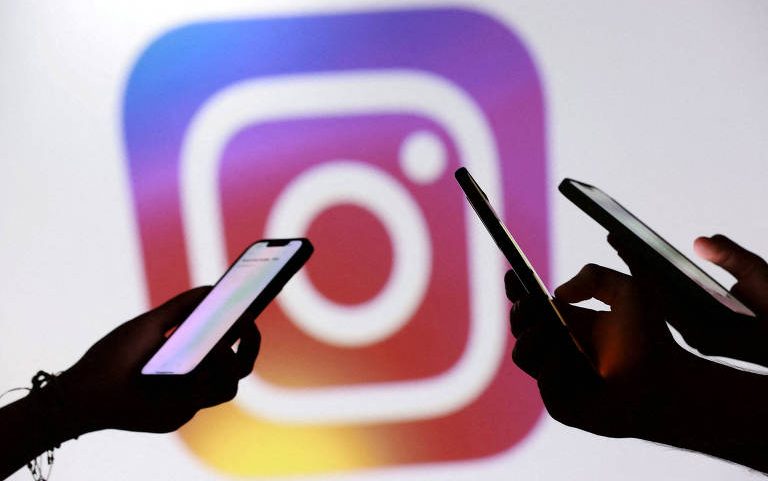 Logo da rede social Instagram em um smartphone
