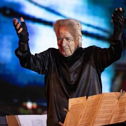 João Carlos Martins recebe homenagem em espetáculo imersivo na Catedral da Sé