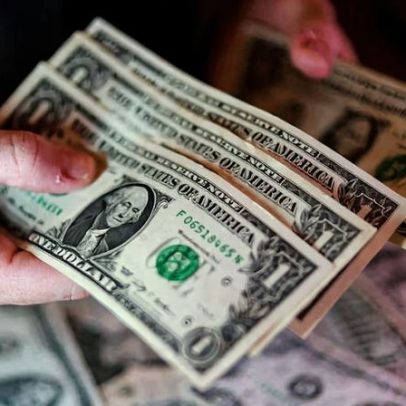 Dólar cai após anúncio de acordo de paz EUA e Irã