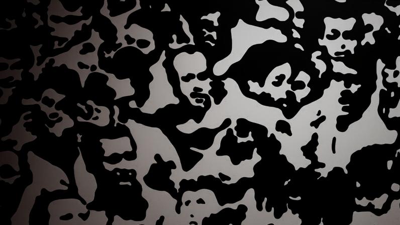 Detalhe de 'Multidão' (1968), trabalho de Claudio Tozzi em liquitex sobre placa - Divulgação