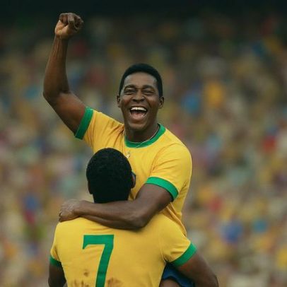 Ator que vive Pelé na Netflix diz que trama pode reconectar país