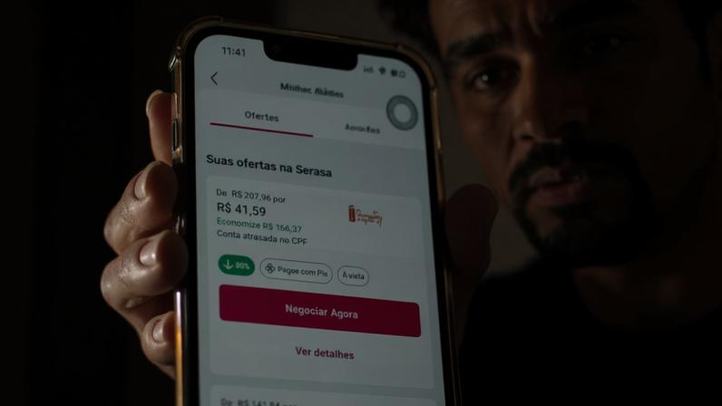 Christyan Pereira, estudante de farmácia e estagiário em Florianópolis, é um dos jovens da Geração Z afetados pela expansão do crédito facilitado por sistemas de inteligência artificial