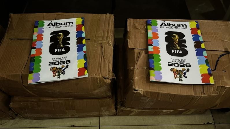 Segundo a Polícia Civil de SP, cerca de 85 mil álbuns e figurinhas foram apreendidos