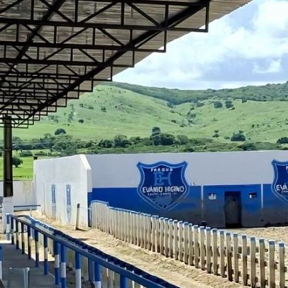 Clã comanda prefeituras AL e desvia verba da educação para trator e arena de vaquejada