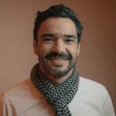 Caio Blat relembra apanhada de Othon Bastos durante gravação doeu muito