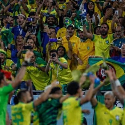Livros lançados na véspera da Copa exploram o futebol além do campo