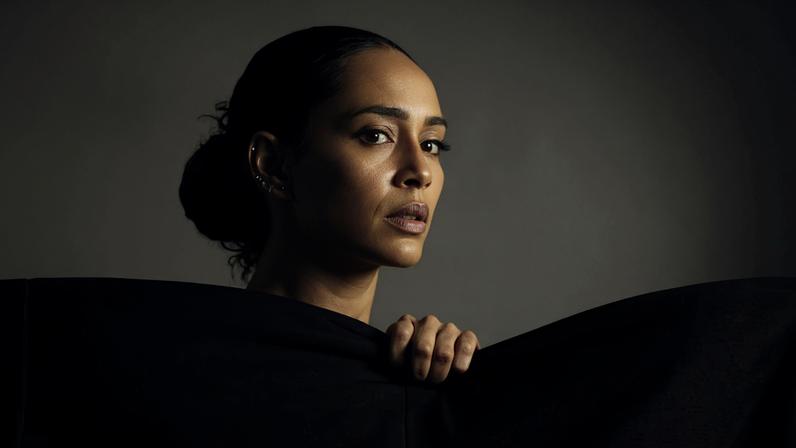 Tais Araujo em ensaio para a peça 'Mudando de Pele'