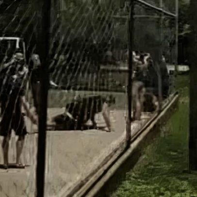 Lutador é preso por agredir adolescente após partida de futebol em Goiânia
