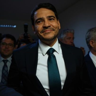 Projeto amplia poderes da AGU e permite atuação de Messias no BC