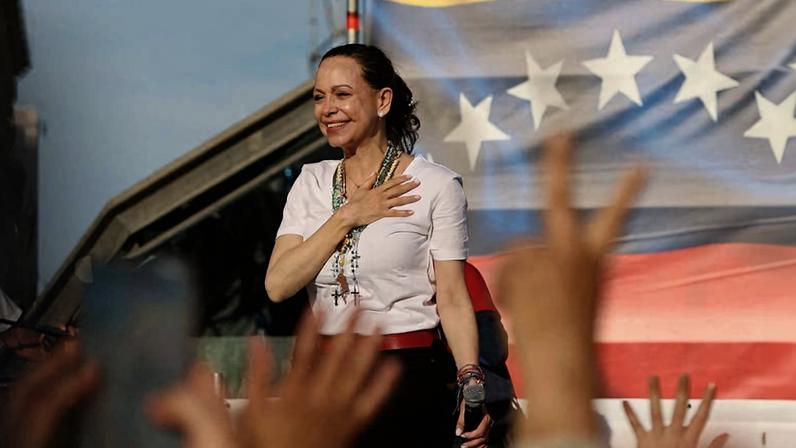 A opositora venezuelana María Corina Machado em evento com apoiadores, em Madri, na Espanha