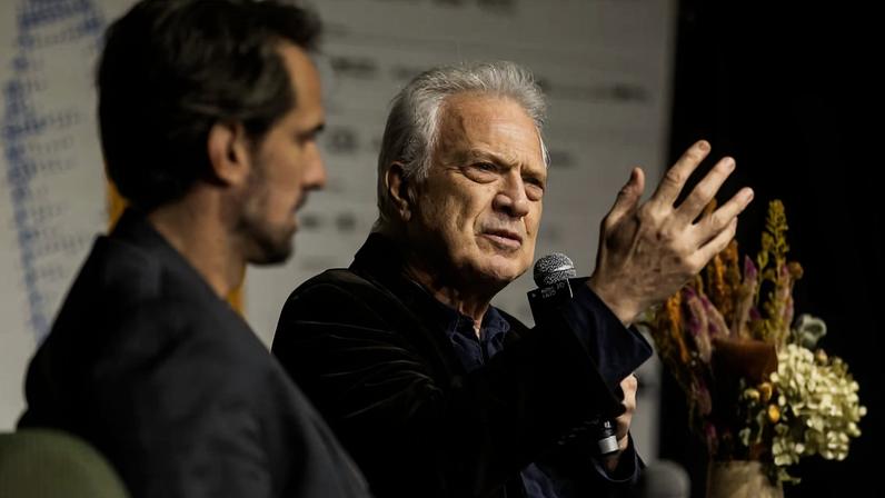 Os jornalistas Uirá Machado e Pedro Bial na Feira do Livro, nesta segunda-feira