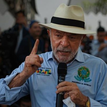 Lula vincula tarifa dos EUA a Flávio Bolsonaro e faz críticas