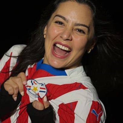 Larissa Riquelme, musa de 2010, se forma em jornalismo e trabalha no Mundial