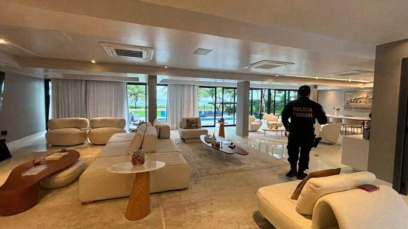 Operação da PF no Recife, em parceria com a CGU, investiga suspeita de corrupção em contratos da prefeitura; oito mandados de busca e apreensão foram cumpridos