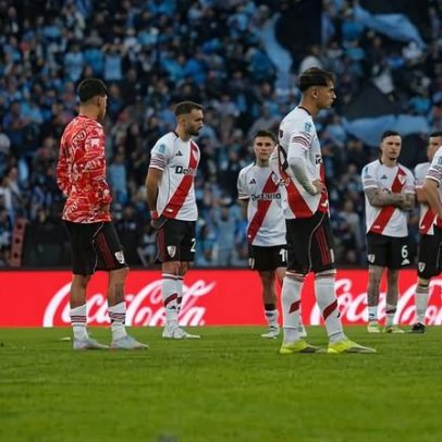 Presidente do River Plate anuncia saída de cerca de 15 jogadores
