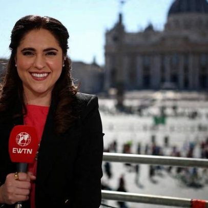 Papa elege mulher para chefiar a comunicação do Vaticano pela 1ª vez