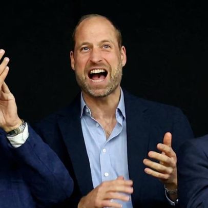 Príncipe William usa disfarces para frequentar bares e assistir jogos de futebol