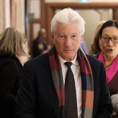 Richard Gere classifica Trump de louco e diz que EUA vivem momento sombrio