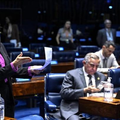 Damares Alves em debate sobre políticas para meninas