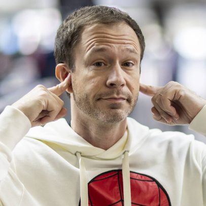 Tiago Leifert rebate críticas e realiza sonho ao narrar Copa no SBT