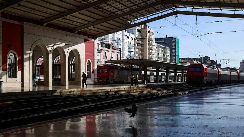 Greve geral deixa estação de trem vazia em Lisboa