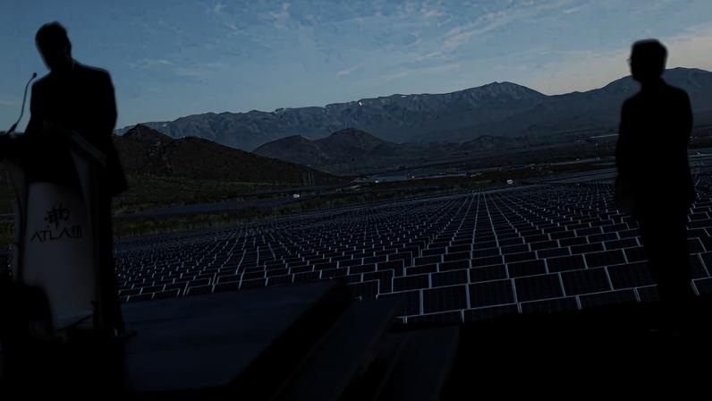 Painéis solares da Atlas em fábrica no Chile