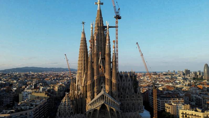 Basílica Sagrada Família, projetada por Antoni Gaudí
