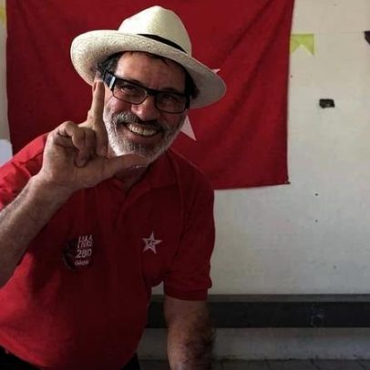 Delúbio publica vídeo em que Lula o abraça em Goiás