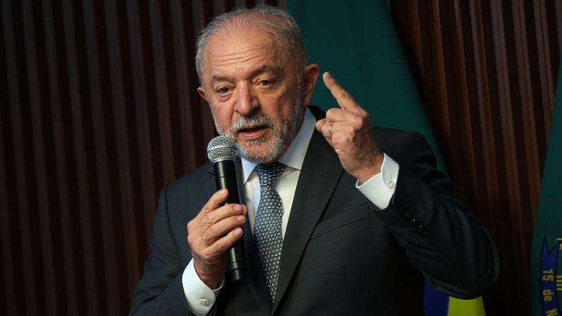 O presidente Luiz Inácio Lula da Silva durante reunião ministerial no Palácio do Planalto