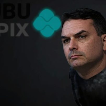 Memes ironizam Flávio Bolsonaro e defendem que 'o Pix é nosso'