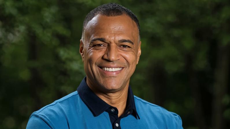 Denílson, que vai comentar jogos da seleção brasileira na Copa do Mundo