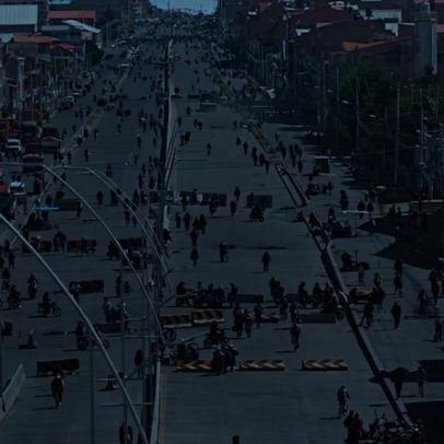 Protestos na Bolívia paralisam o país e derrubam três ministros