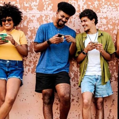 Geração Z no Brasil: jovens menos conservadores que os mais velhos, diz pesquisa