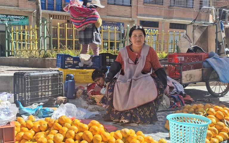 Graciela Cancari, comerciante de El Alto, teve prejuízo ao não conseguir vender tangerinas