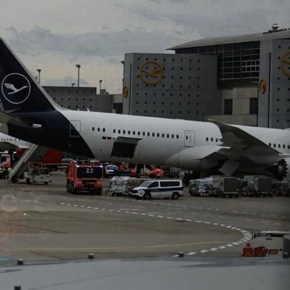 Avião da Lufthansa fica com nariz no chão em Frankfurt antes de decolar