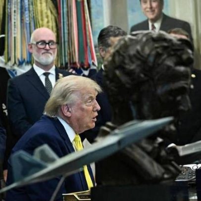 Trump usa a Casa Branca como palco para culto à própria imagem