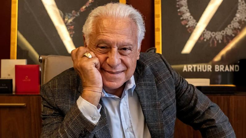 Antonio Fagundes como Arthur Brandão em 'Quem Ama Cuida', da Globo