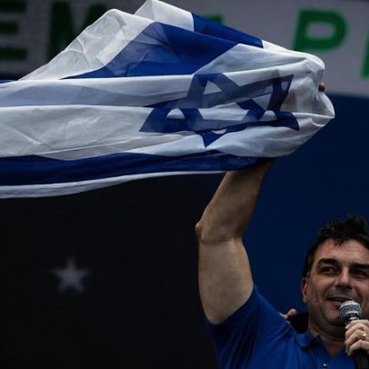 Flávio empolga na Marcha para Jesus, mas precisa evitar interpretações negativas
